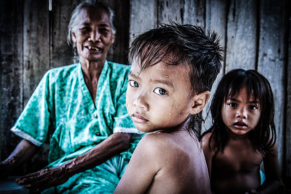 Faces of The World : Borneo